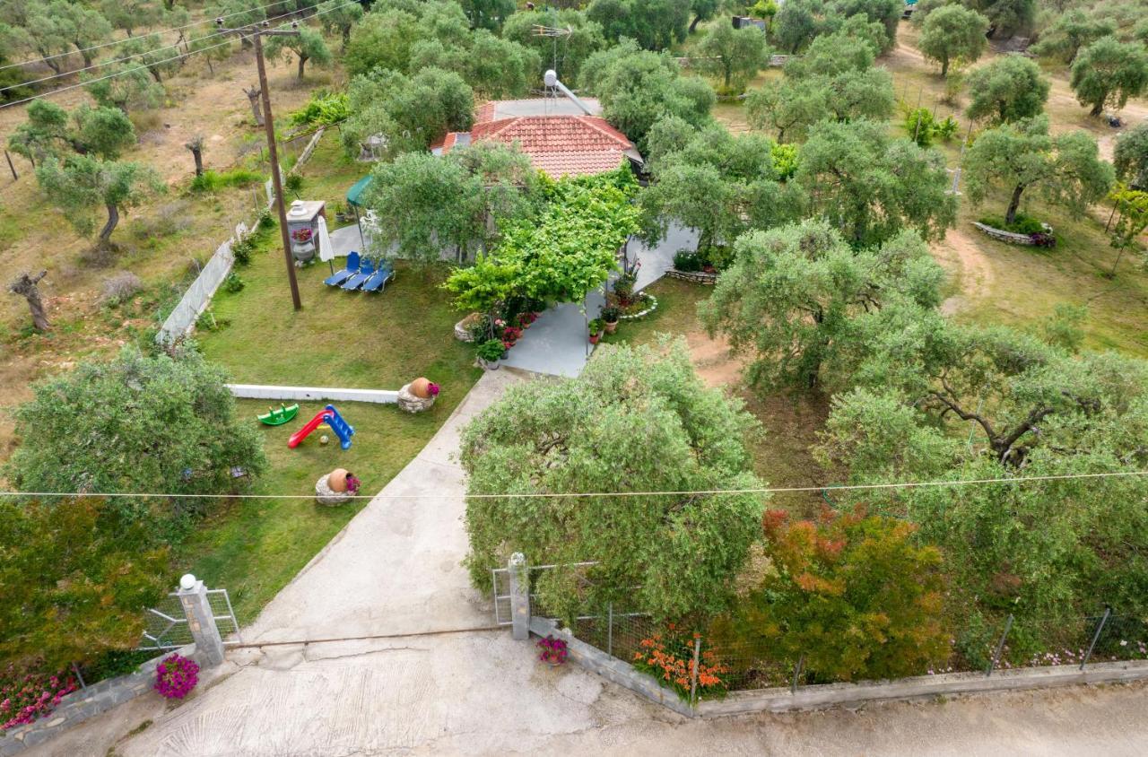 Kiriakos Holiday Home Астрис Экстерьер фото
